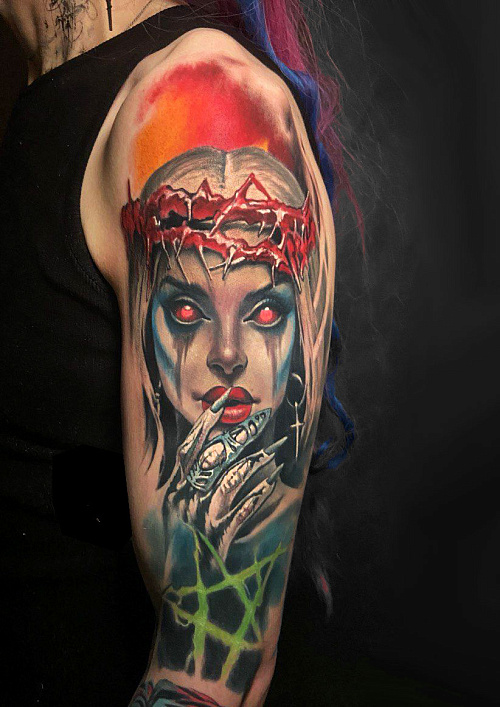 Тату девушка с терновым венком хоррор Тату девушка с терновым венком хоррор