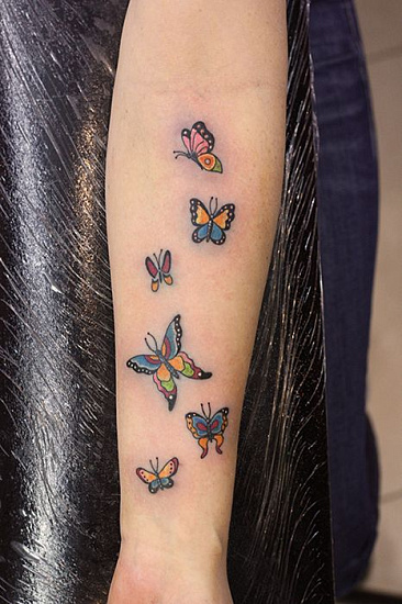 Небольшая татуировка бабочки