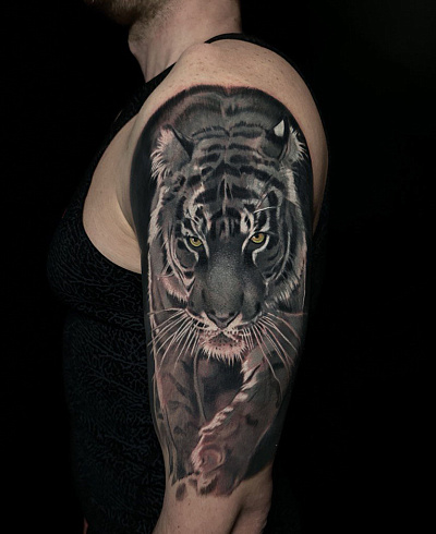 Тату крадущийся тигр