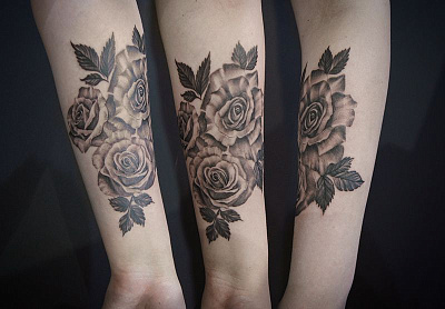 Татуировка розы черно-белые